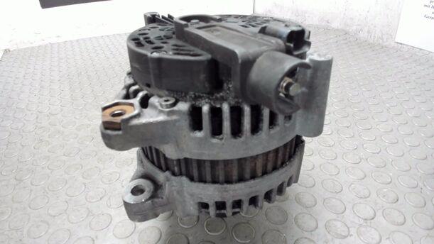 Foto: LICHTMASCHINE / GENERATOR eines Peugeot 407 HDi 205 Bi-Turbo Automatik