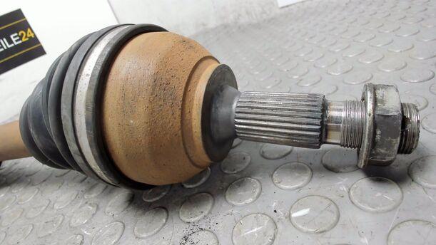 Foto: ANTRIEBSWELLE LINKS eines Peugeot 407 HDi 205 Bi-Turbo Automatik CLX (LX)