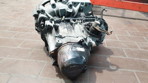 Foto: SCHALTGETRIEBE 5-GANG eines Nissan Almera 1.5 dCi XL