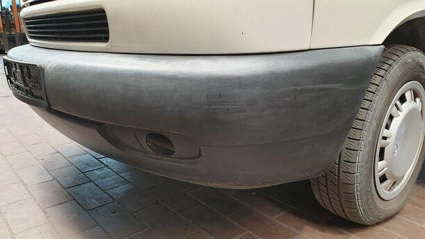 Foto: STOSSFÄNGER / STOßSTANGE VORNE eines VW Multivan T4 CLX (LX)