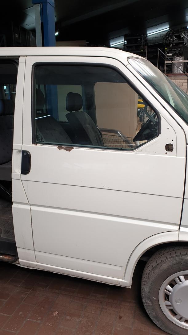 Foto: TÜR VORNE RECHTS eines VW Multivan T4 CLX (LX)