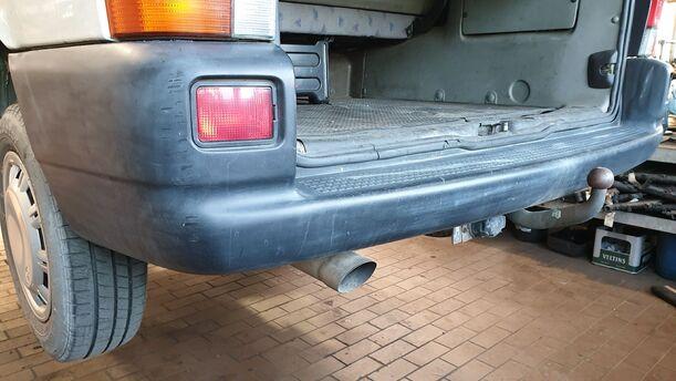 Foto: STOSSFÄNGER / STOßSTANGE HINTEN eines VW Multivan T4 CLX (LX)