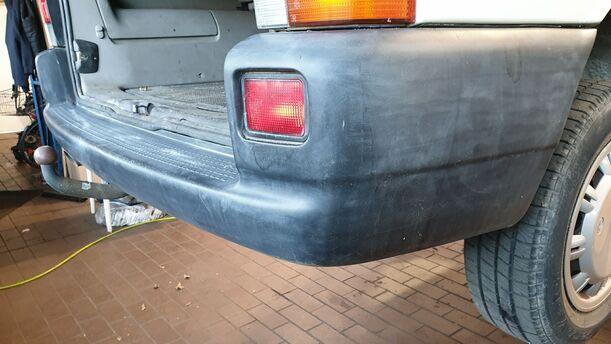 Foto: STOSSFÄNGER / STOßSTANGE HINTEN eines VW Multivan T4 CLX (LX)
