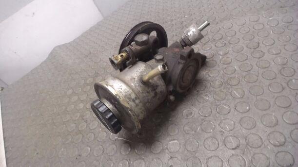 Foto: SERVOPUMPE / LENKGETRIEBEPUMPE eines Toyota Corolla 1.6 Si