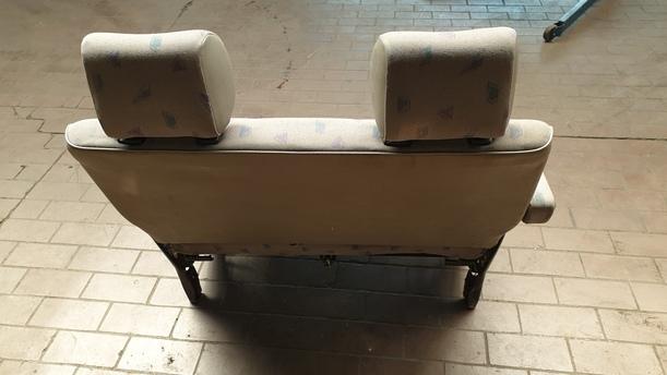 Foto: SITZREIHE 2TE REIHE / SITZE eines VW Multivan T4 CLX (LX)