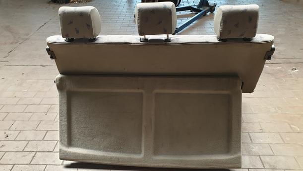 Foto: SITZREIHE 3TE REIHE / SITZE eines VW Multivan T4 CLX (LX)