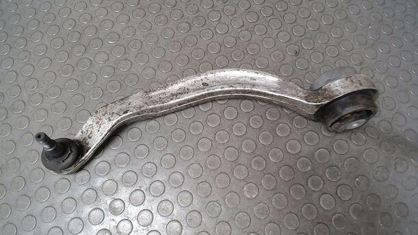 Foto: QUERLENKER UNTEN HINTEN LINKS eines Audi A4 1.6 CLX (LX)