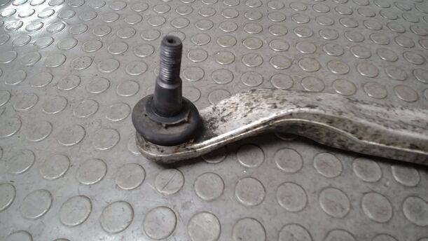 Foto: QUERLENKER UNTEN HINTEN LINKS eines Audi A4 1.6 CLX (LX)