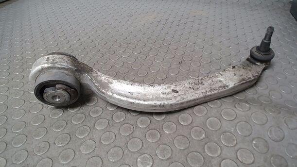 Foto: QUERLENKER UNTEN HINTEN LINKS eines Audi A4 1.6 CLX (LX)