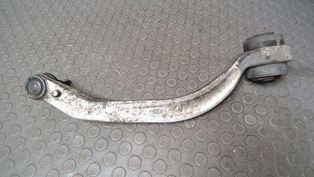 Foto: QUERLENKER UNTEN HINTEN LINKS eines Audi A4 1.6 CLX (LX)