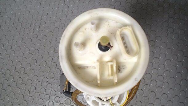 Foto: KRAFTSTOFFPUMPE eines Audi A4 1.6 Si