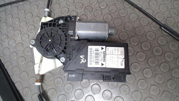 Foto: FENSTERHEBER ELEKTRISCH VORN RECHTS ( 4/5 TÜRER ) eines Audi A4 1.6 Si