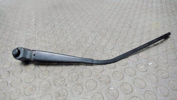 Foto: SCHEIBENWISCHERARM HINTEN eines VW Multivan T4 Si