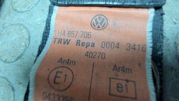 Foto: SICHERHEITSGURT VORNE RECHTS eines VW Multivan T4 Si