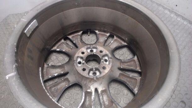 Foto: ALUFELGE6,5X16 ET35 eines Fiat 500 1.4 16V Dualogic Si