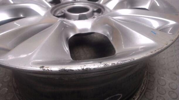 Foto: ALUFELGE 6,5X16 ET35 eines Fiat 500 1.4 16V Dualogic Si
