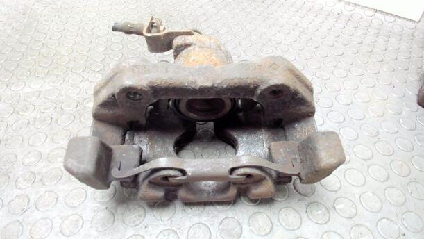 Foto: BREMSSATTEL VORNE LINKS eines VW Multivan T4 Si