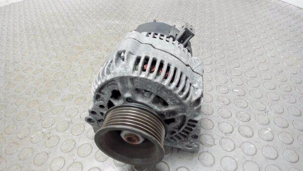 Foto: LICHTMASCHINE / GEENRATOR ( 90A ) eines VW Multivan T4 Si