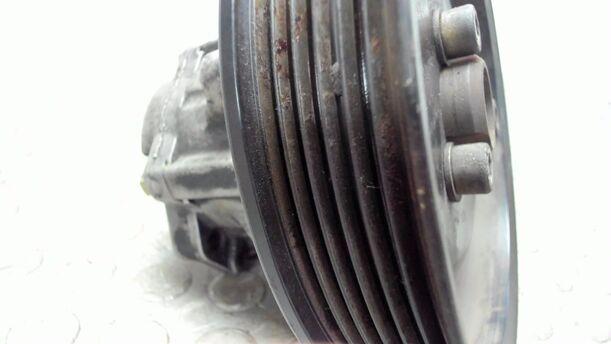 Foto: SERVOPUMPE eines VW Multivan T4 Si