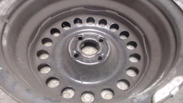 Foto: STAHLFELGE 6X15 ET49 eines Opel Corsa 1.0 12V Si