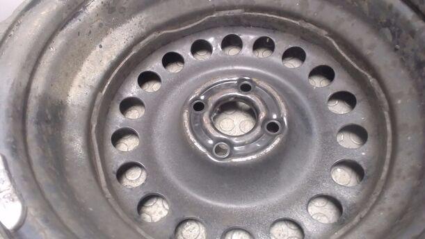 Foto: STAHLFELGE 6X15 ET49 eines Opel Corsa 1.0 12V Si