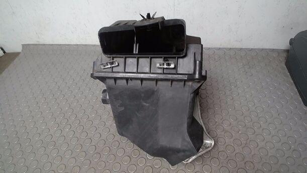 Foto: LUFTFILTERKASTEN eines Audi A4 1.6 Si