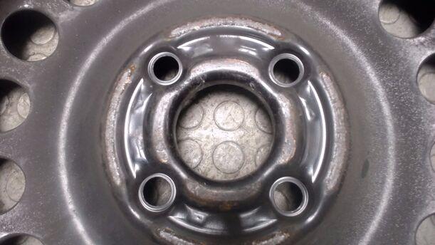 Foto: STAHLFELGE 6X15 ET49 eines Opel Corsa 1.0 12V Si