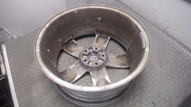 Foto: ALUFELGE 8X18 ET41 eines Peugeot 407 HDi 205 Bi-Turbo Automatik Si