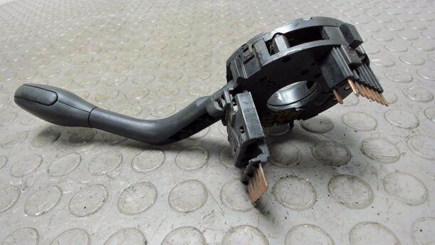 Foto: BLINKERSCHALTER eines VW Multivan T4 Si