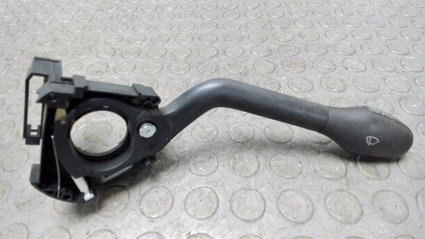 Foto: SCHEIBENWISCHERSCHALTER eines VW Multivan T4 Si