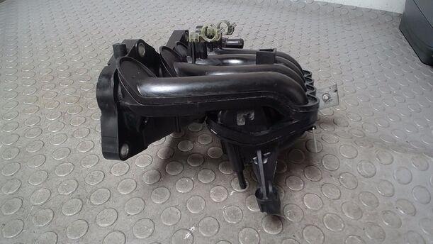 Foto: ANSAUGKRÜMMER eines Fiat Panda 1.1 Si