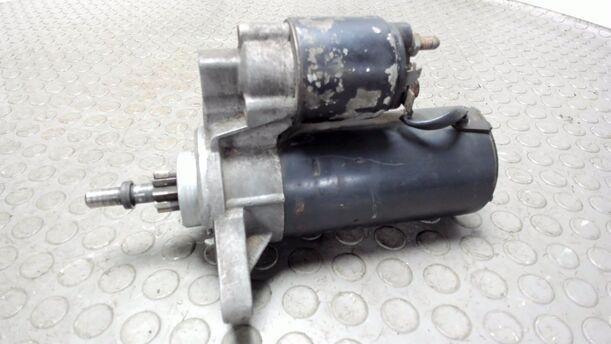 Foto: ANLASSER / STARTER eines VW Multivan T4 TDI Si