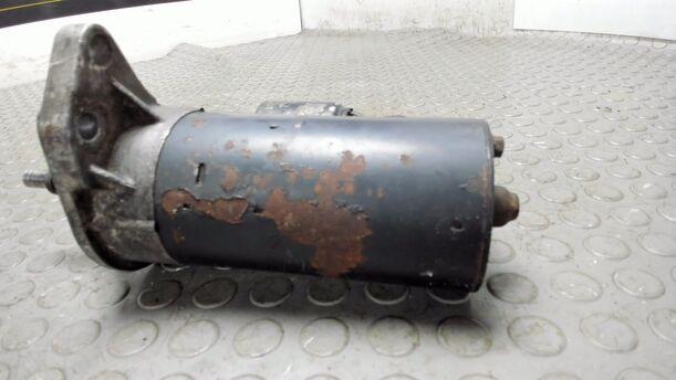 Foto: ANLASSER / STARTER eines VW Multivan T4 TDI Si
