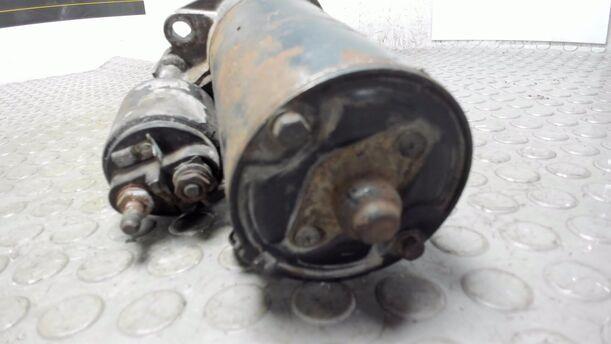 Foto: ANLASSER / STARTER eines VW Multivan T4 TDI Si