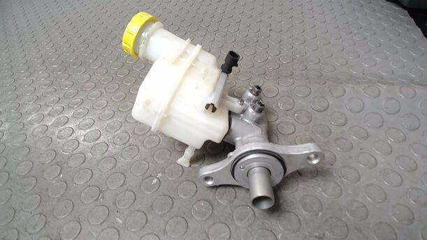 Foto: HAUPTBREMSZYLINDER ( TRW ) eines Fiat Panda 1.1 Si