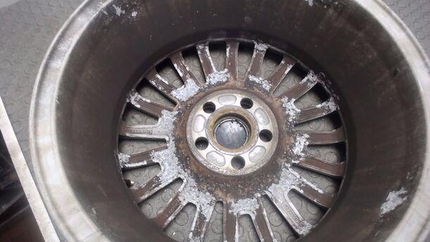 Foto: ALUFELGE 6,5X16 ET52,5 eines Volvo V50 2.0D DPF Si