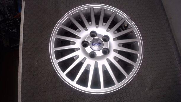 Foto: ALUFELGE 6,5X16 ET52,5 eines Volvo V50 2.0D DPF Si