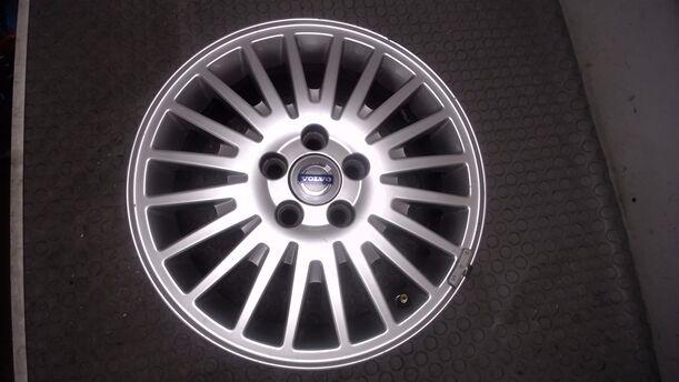 Foto: ALUFELGE 6,5X16 ET52,5 eines Volvo V50 2.0D DPF Si