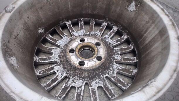 Foto: ALUFELGE 6,5X16 ET52,5 eines Volvo V50 2.0D DPF Si