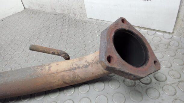 Foto: AUSPUFFROHR / HOSENROHR eines VW Multivan T4 TDI Si