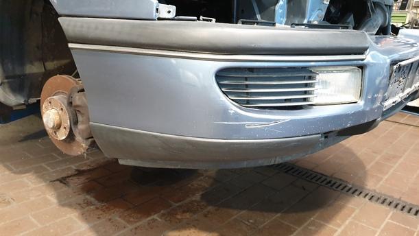 Foto: STOSSFÄNGER / STOSSSTANGE VORNE ( VOR FACELIFT ) eines Opel Omega Caravan 2.0 16V Si
