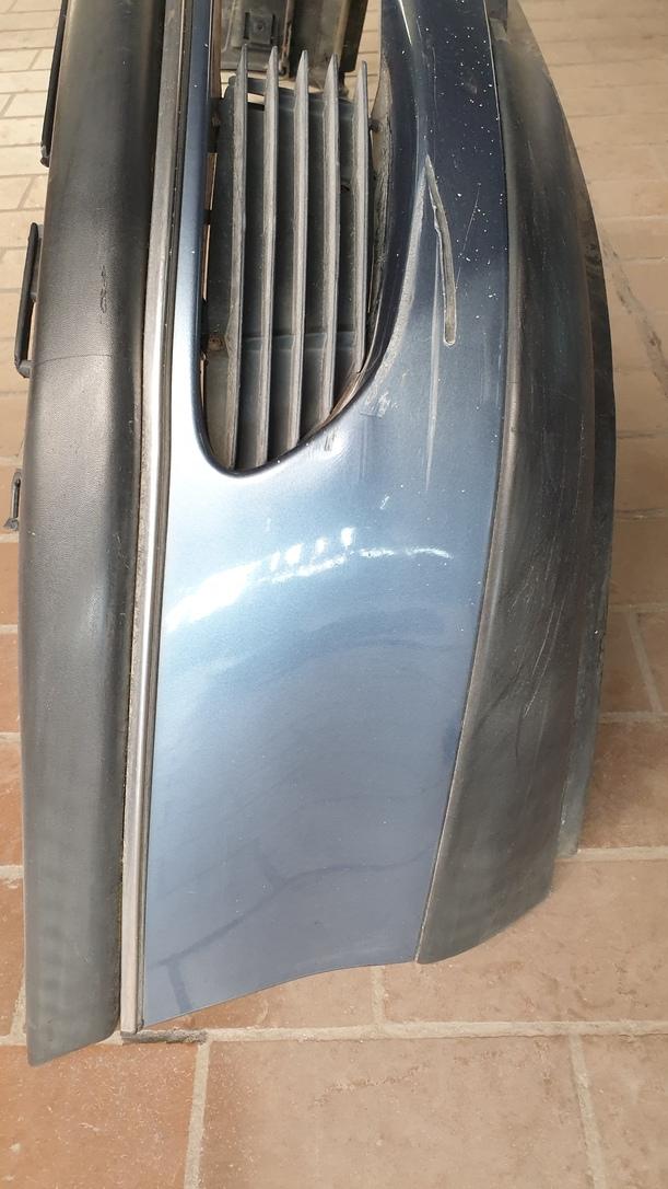 Foto: STOSSFÄNGER / STOSSSTANGE VORNE ( VOR FACELIFT ) eines Opel Omega Caravan 2.0 16V Si