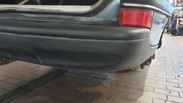 Foto: STOSSFÄNGER / STOSSSTANGE HINTEN ( VOR FACELIFT ) eines Opel Omega Caravan 2.0 16V Si