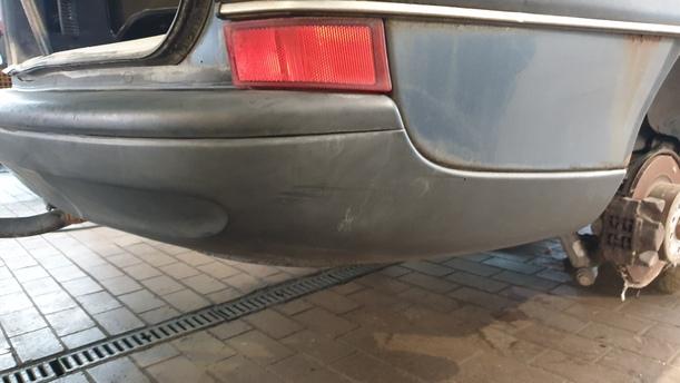 Foto: STOSSFÄNGER / STOSSSTANGE HINTEN ( VOR FACELIFT ) eines Opel Omega Caravan 2.0 16V Si