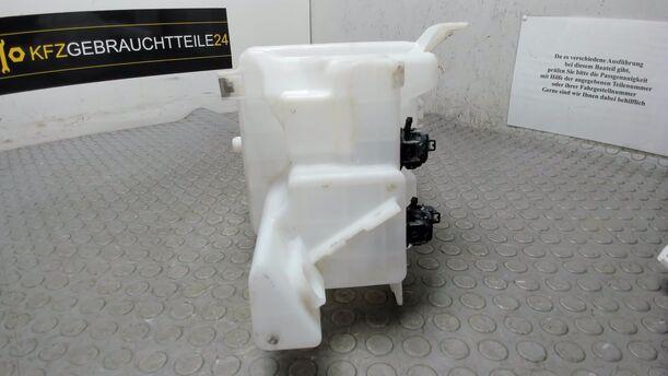 Foto: SCHEIBENWASCHBEHÄLTER eines Mazda 6 Sport Kombi 2.0 CD DPF Si