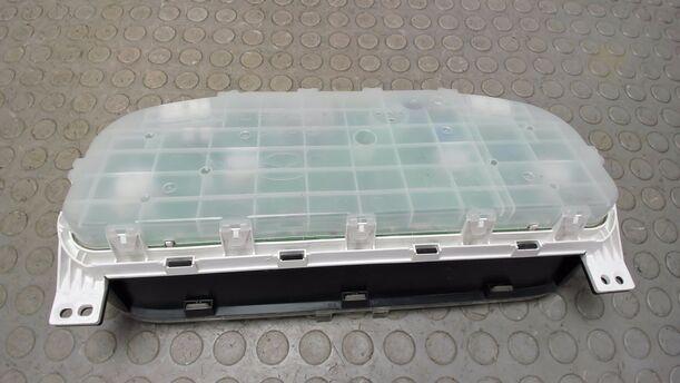 Foto: TACHOEINHEIT / KOMBIINSTRUMENT eines Mazda 6 Sport Kombi 2.0 CD DPF