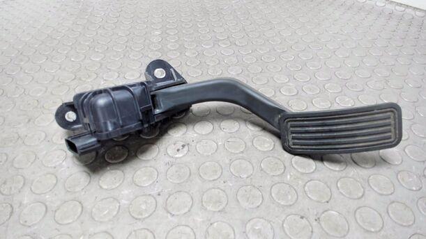Foto: GASPEDAL ( DIESEL ) eines Mazda 6 Sport Kombi 2.0 CD DPF