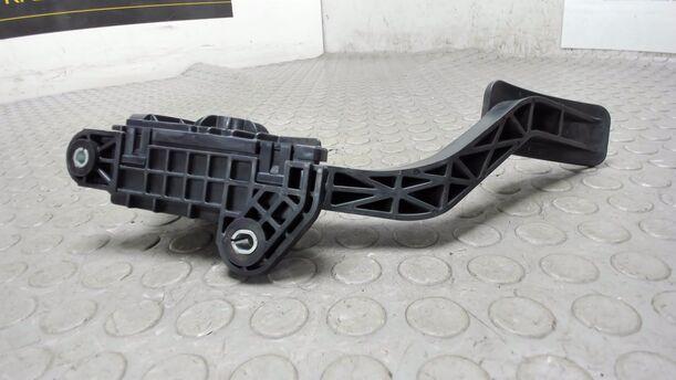Foto: GASPEDAL ( DIESEL ) eines Mazda 6 Sport Kombi 2.0 CD DPF