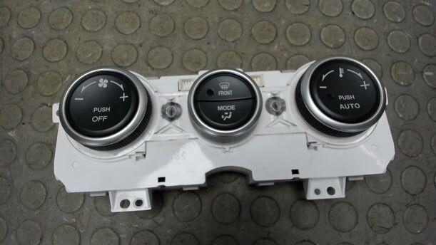Foto: HEIZUNGSBETÄTIGUNG eines Mazda 6 Sport Kombi 2.0 CD DPF