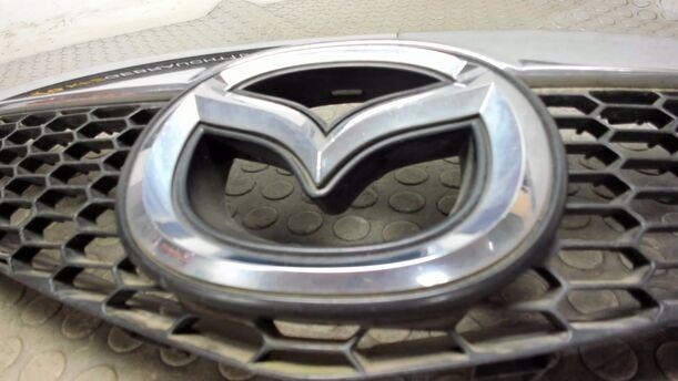 Foto: KÜHLERGRILL eines Mazda 6 Sport Kombi 2.0 CD DPF